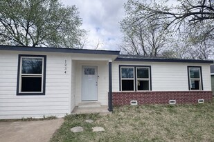 1234 Coleman St in Greenville, TX - Building Photo