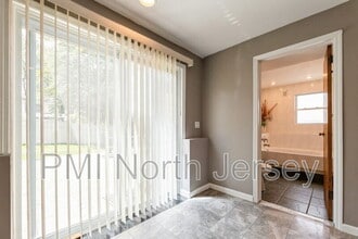 150 Pleasant Ave in Bergenfield, NJ - Building Photo - Building Photo