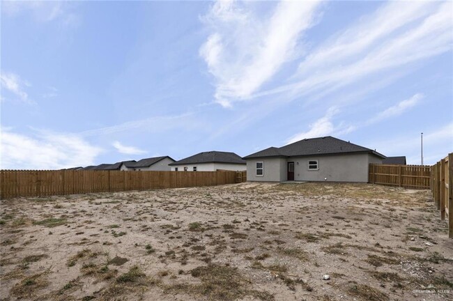 1810 Hope Dr in Mercedes, TX - Building Photo - Building Photo