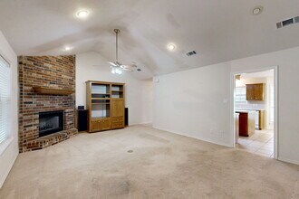 6054 Clay Pit Rd in College Station, TX - Building Photo - Building Photo