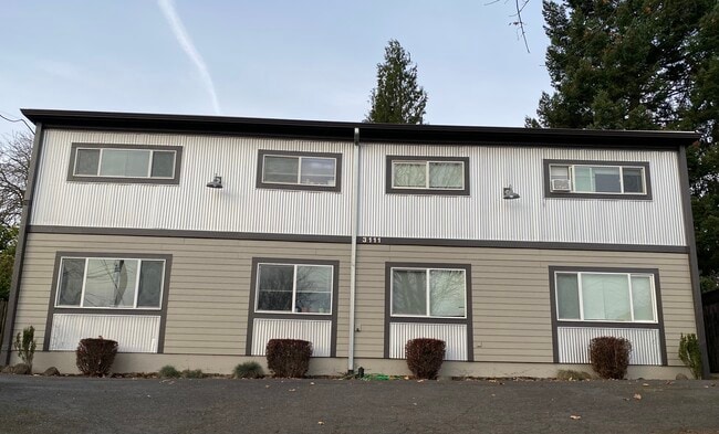 3111 Southeast Belmont Street, Unit #5