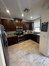 1013 Chapelhill Ln in Roseville, CA - Building Photo - Building Photo