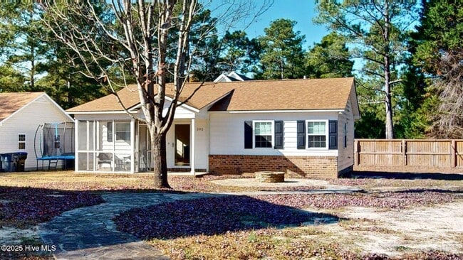 202 Sheldon Rd in Southern Pines, NC - Foto de edificio - Building Photo