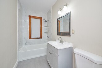 10 Lafield St-Unit -1 in Boston, MA - Foto de edificio - Building Photo