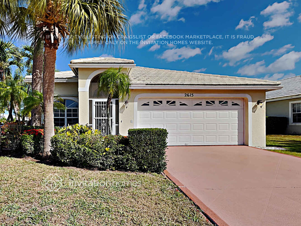 2615 Country Golf Dr in Wellington, FL - Building Photo