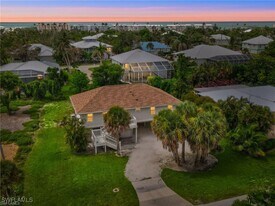 474 Lake Murex Cir in Sanibel, FL - Building Photo