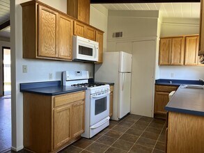 1268 Fernwood Dr in Mckinleyville, CA - Building Photo - Building Photo