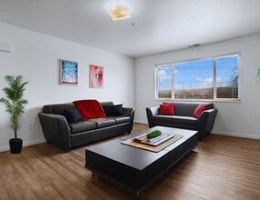 Red Rock Ridge Student Housing in Saint George, UT - Foto de edificio - Building Photo