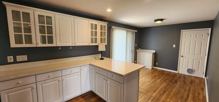 2565 Jensen Ln in Libertyville, IL - Building Photo - Building Photo