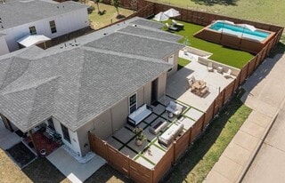 3889 Sam Cir, Unit 2506 in Dallas, TX - Building Photo