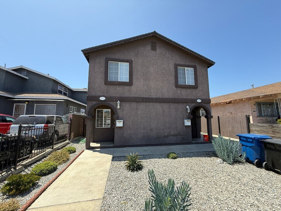 2945 S West View St in Los Angeles, CA - Building Photo