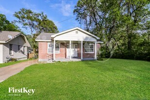 690 N Willett St in Memphis, TN - Building Photo