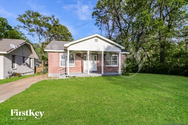 property at 690 N Willett St