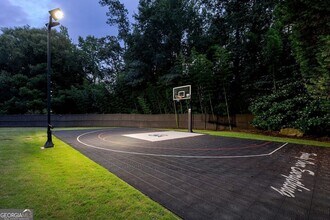 11140 W Rd in Roswell, GA - Foto de edificio - Building Photo