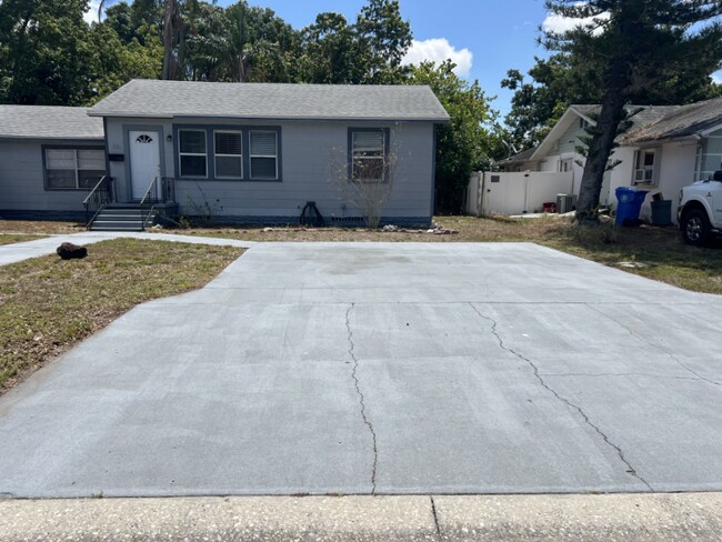 1713 29th St W in Bradenton, FL - Building Photo - Building Photo