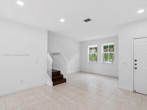 15568 SW 39th St in Miramar, FL - Building Photo - Building Photo