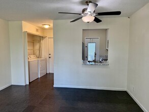 560 SE 2nd Ave in Deerfield Beach, FL - Building Photo - Building Photo