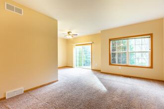 3745 Maple Grove Dr, Unit 3751 in Madison, WI - Building Photo - Building Photo