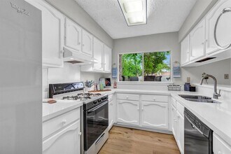 10302 Timbercrest Ln in Austin, TX - Building Photo - Building Photo
