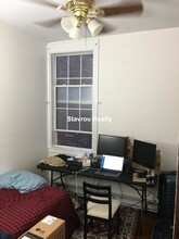 1681 Beacon St, Unit 1 in Brookline, MA - Foto de edificio - Building Photo