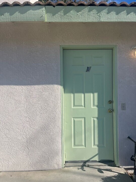 5916 Auburn St in Bakersfield, CA - Building Photo