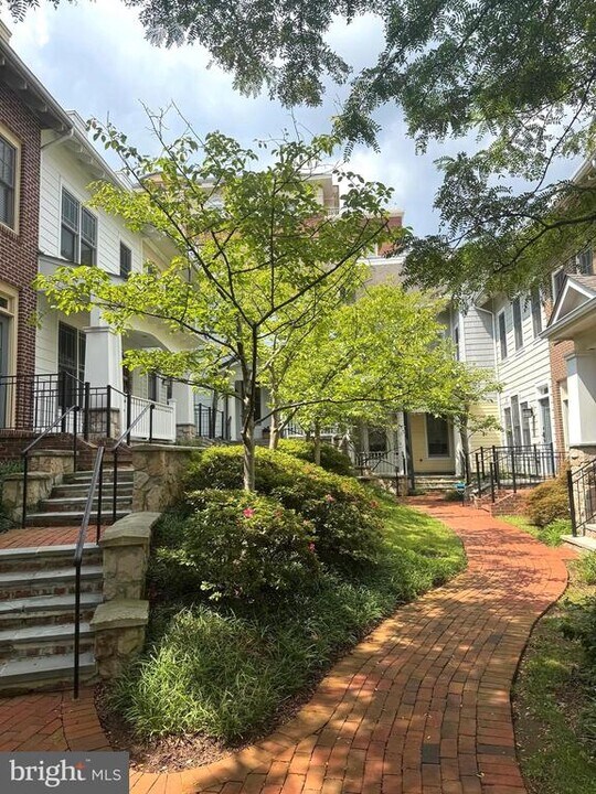 1322 N Danville St in Arlington, VA - Building Photo
