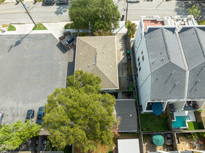 2412 Woodhead St in Houston, TX - Building Photo - Building Photo