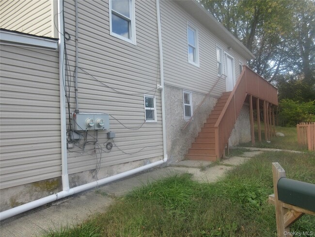 122 N Liberty Dr in Stony Point, NY - Building Photo - Building Photo