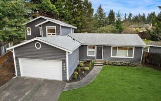 13432 123rd Ave NE in Kirkland, WA - Building Photo