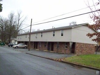 2600 S Elm St in Pine Bluff, AR - Foto de edificio