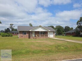 109 Lincoln Dr in Glennville, GA - Building Photo