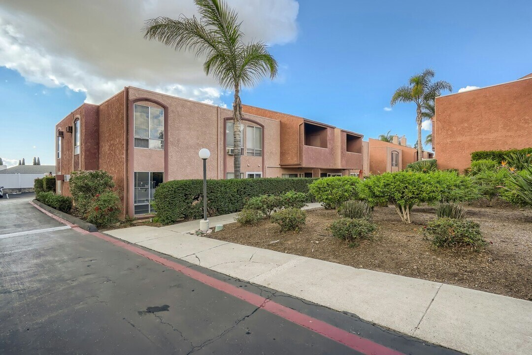 7760 Margerum Ave in San Diego, CA - Building Photo