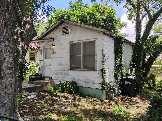 545 Lindsey St in San Marcos, TX - Building Photo - Building Photo