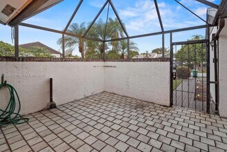 9311 Wedgewood Dr in Tamarac, FL - Building Photo - Building Photo