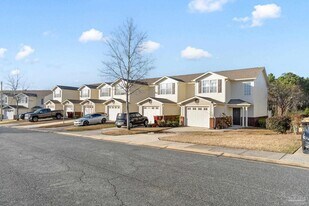 707 Majestic Dr in Crestview, FL - Building Photo