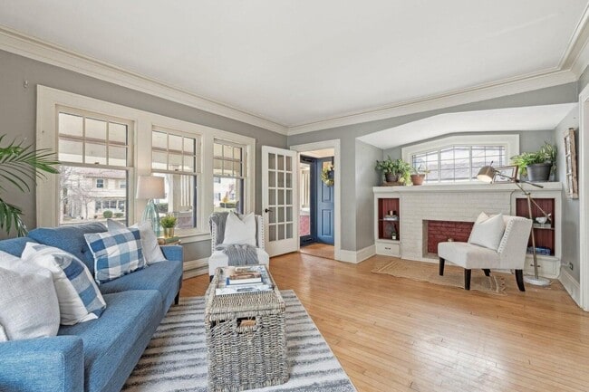 property at 415 E Day Ave