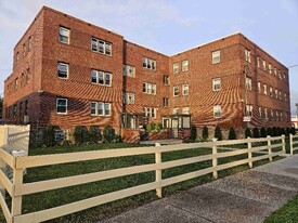751 Adams Ave in Philadelphia, PA - Building Photo
