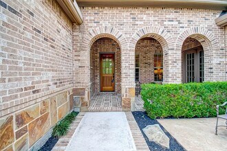 7 Shearling Ct in Spring, TX - Building Photo - Building Photo