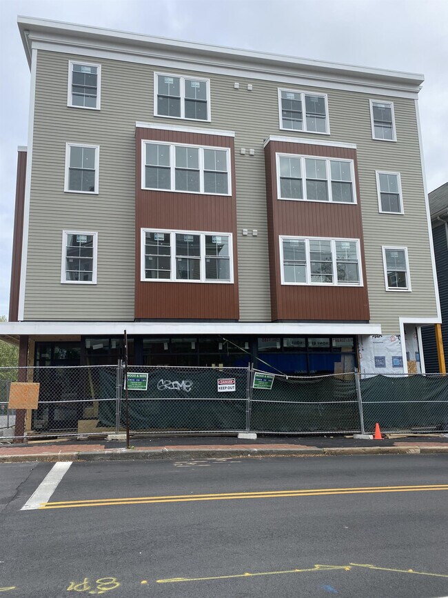 387 Wickenden St-Unit -3 in Providence, RI - Foto de edificio - Building Photo