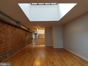 104 S 13th St in Philadelphia, PA - Building Photo - Building Photo