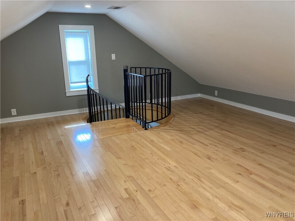 62 Tracy St in Buffalo, NY - Building Photo