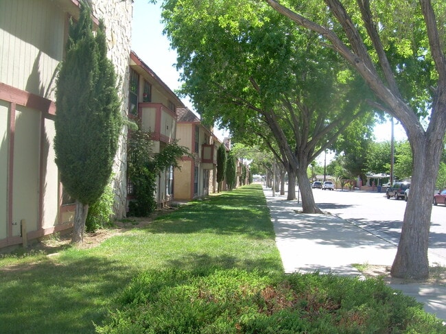 215 E Avenue Q10, Unit 8 photo'