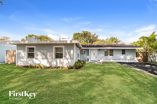 property at 401 Superior Pl