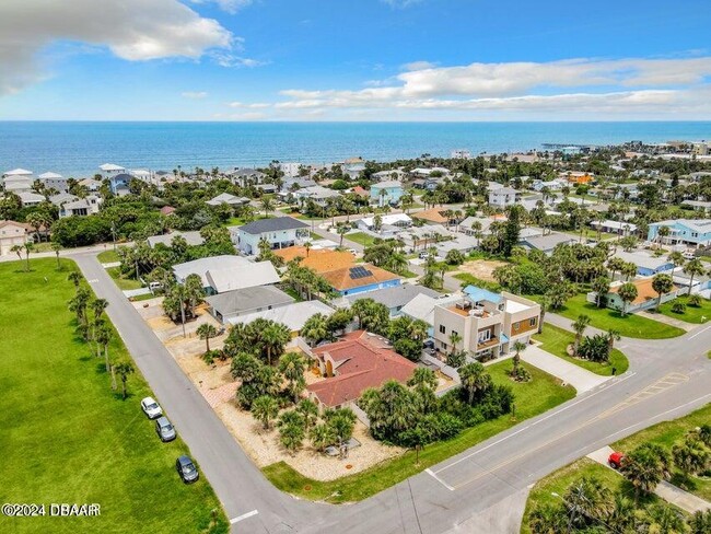 325 N 8th St in Flagler Beach, FL - Building Photo - Building Photo