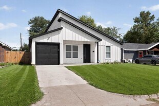 3901 Le May Ave in Dallas, TX - Building Photo