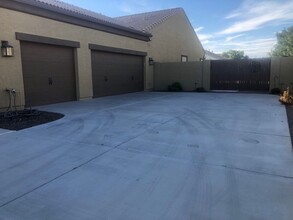 21401 E Russet Rd in Queen Creek, AZ - Building Photo - Building Photo