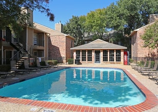 Dove Park Apartments in Grapevine, TX - Foto de edificio - Building Photo