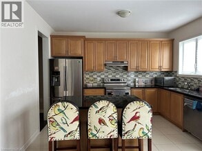 35 Morrison Dr in Ancaster, ON - Building Photo - Building Photo