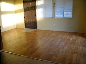 Beverly Court in Portland, OR - Building Photo - Interior Photo