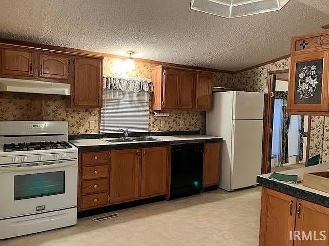 206 South St in Royal Center, IN - Building Photo - Building Photo